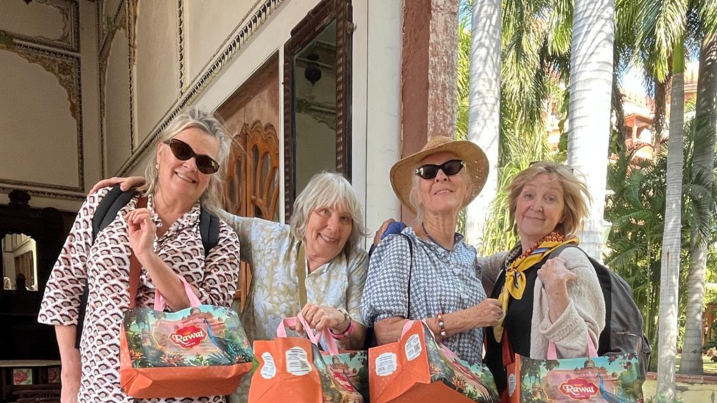 Art Holiday Friendships